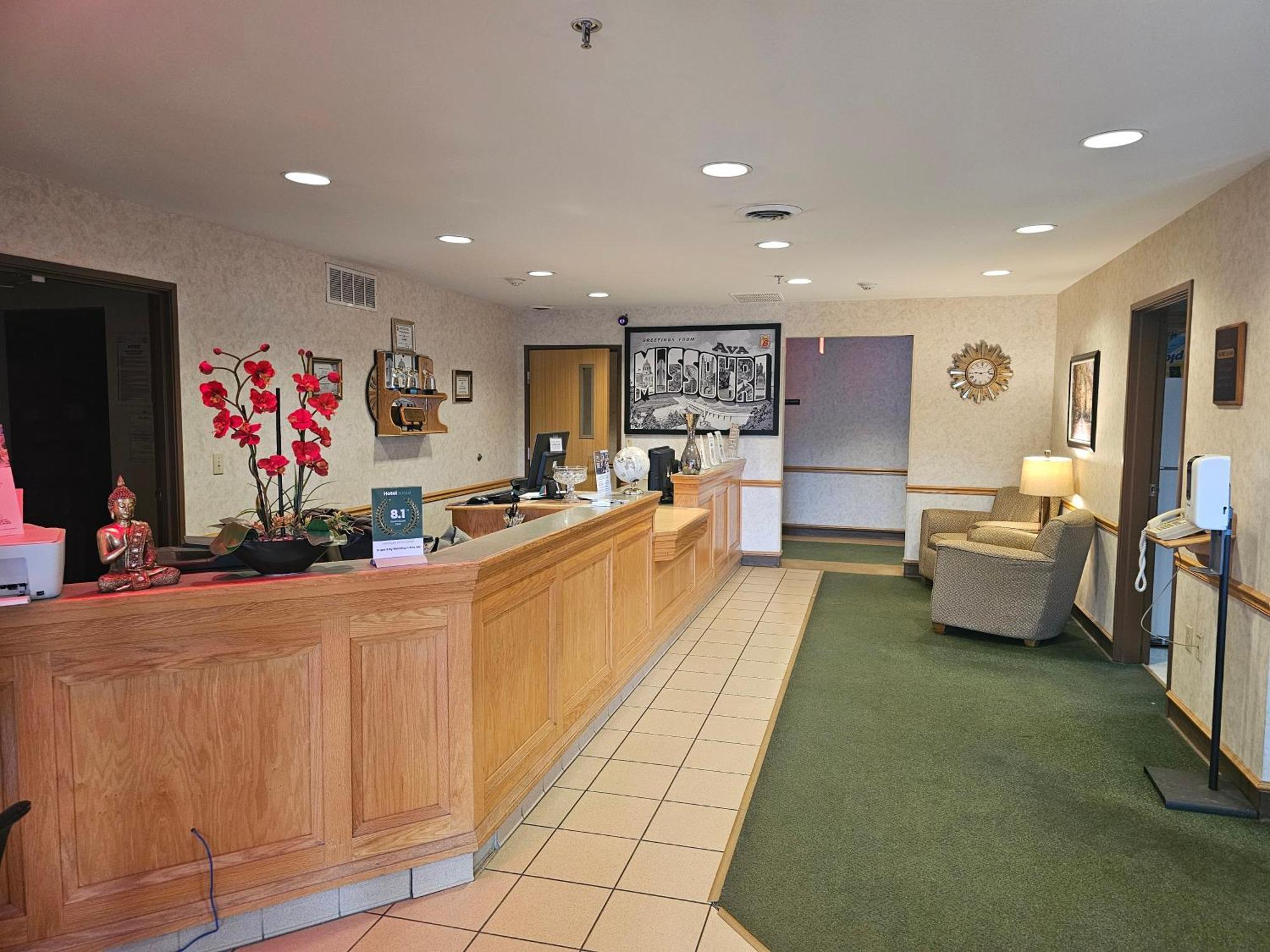 Super 8 By Wyndham Ava Motel Eksteriør billede