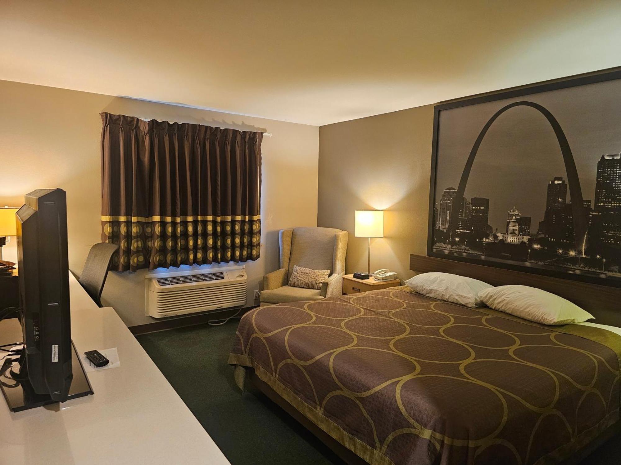 Super 8 By Wyndham Ava Motel Eksteriør billede