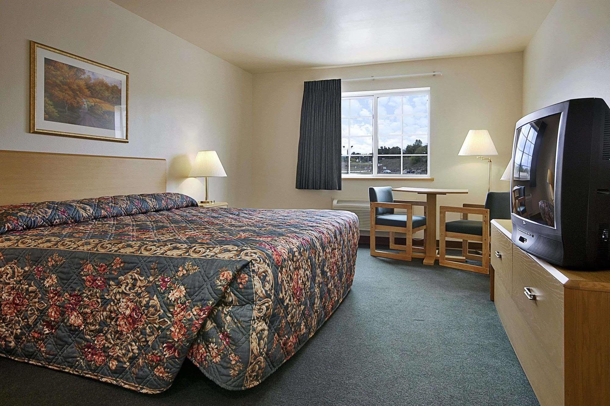 Super 8 By Wyndham Ava Motel Eksteriør billede