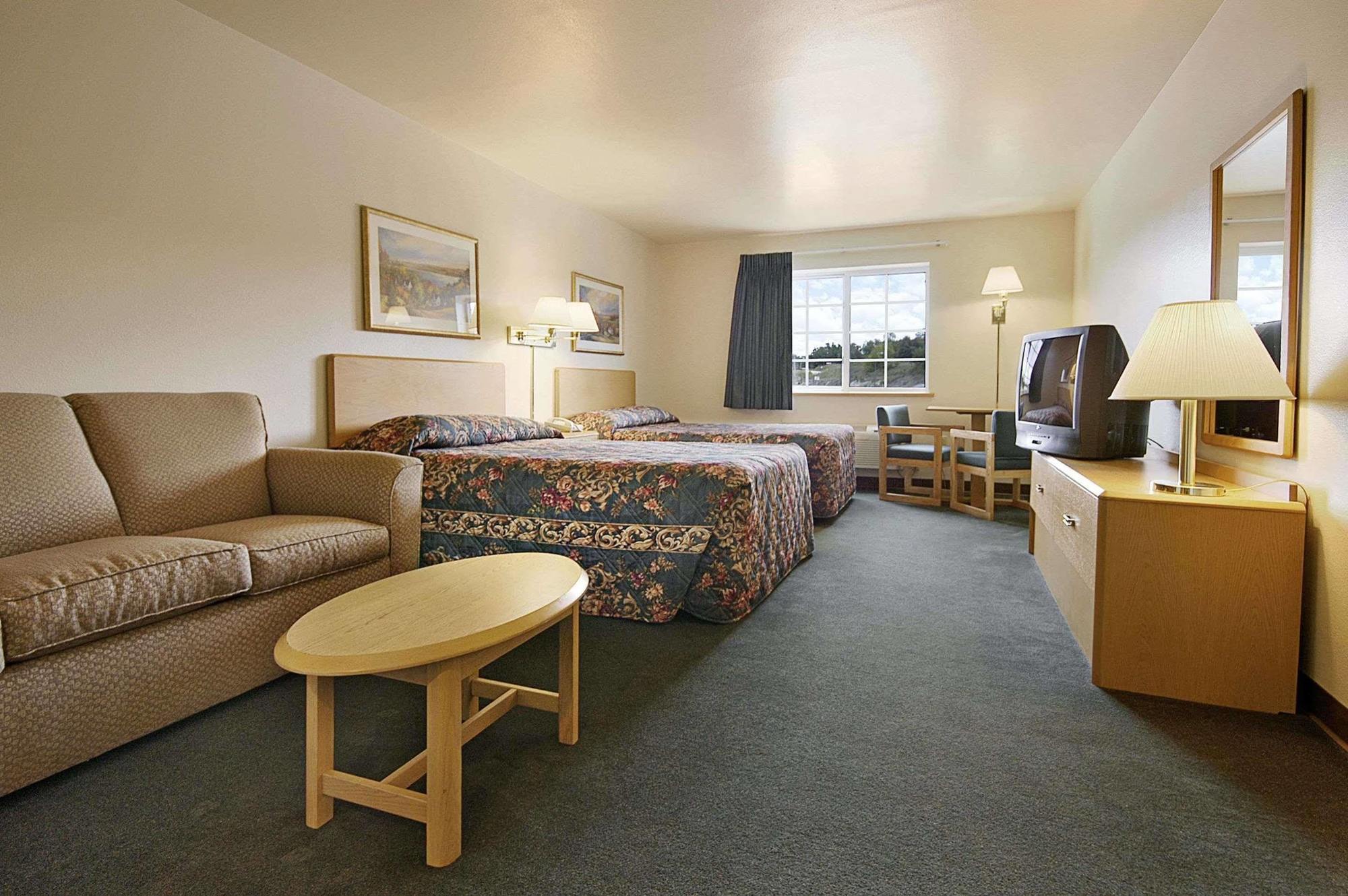 Super 8 By Wyndham Ava Motel Eksteriør billede